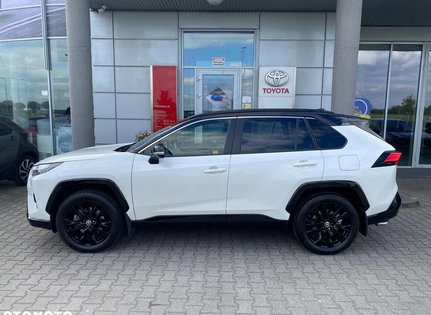 Toyota RAV4 cena 179900 przebieg: 18240, rok produkcji 2022 z Częstochowa małe 232